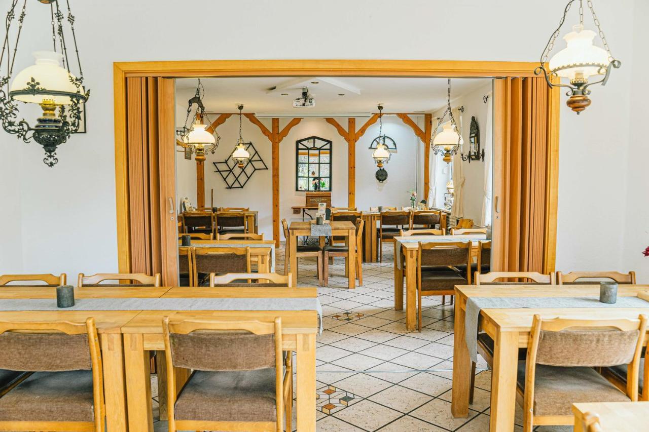 Zum Eichenfrieden Hotel Rade  Buitenkant foto